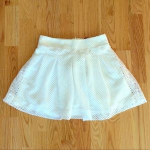NWOT Banana Republic White mini skirt